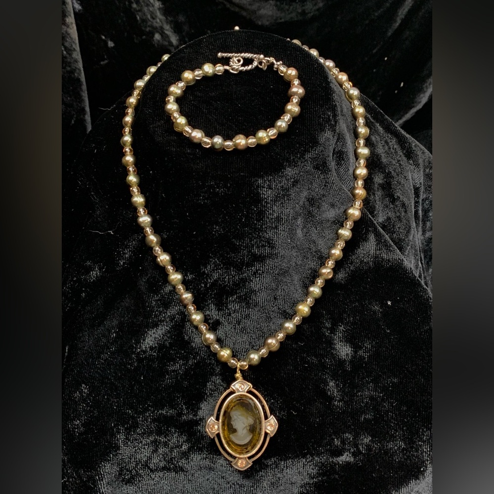 SET Extasia Cameo Olive Pearl Necklace & Bracelet Glass Intaglio Iridescent